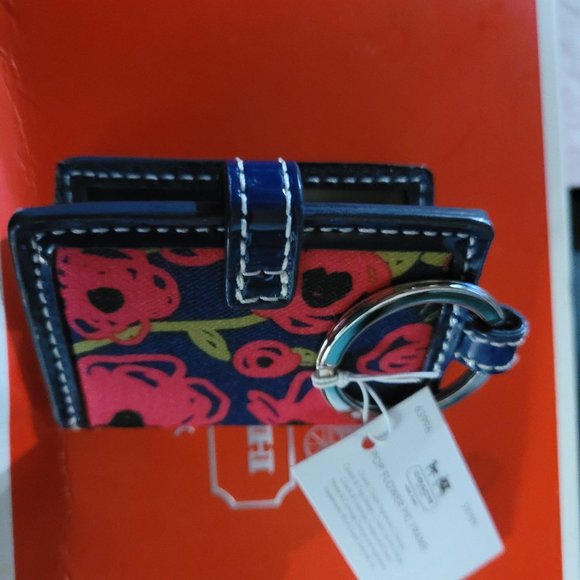 3 Large Coach Picture Frame Keychains - Picture 3 of 7